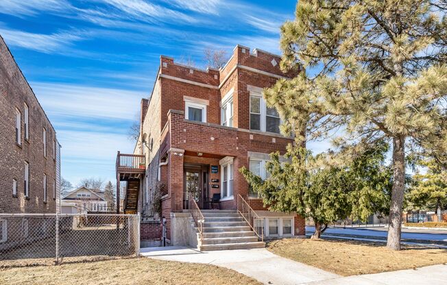 1900 S HIGHLAND AVE