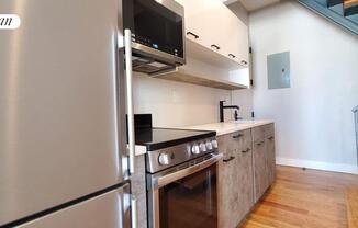 2 beds, 1.5 baths, $2,525, Unit 4C