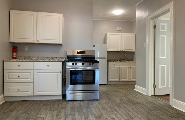 157 W 10 ST