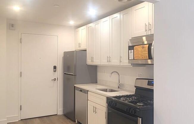 1 bed, 1 bath, $5,500, Unit 4F