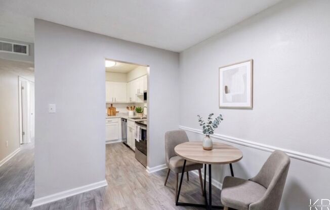 2 beds, 1 bath, 805 sqft, $1,100, Unit S251