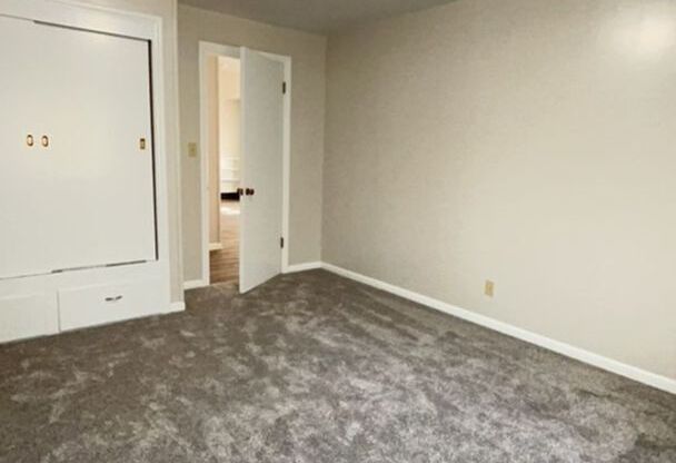 1 bed, 1 bath, $950, Unit #5 - 1610 4th St.