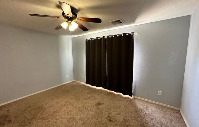 3 beds, 2 baths, $1,650