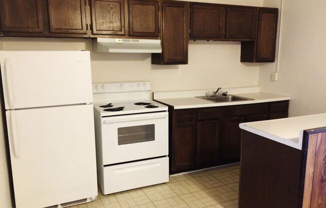 Studio, 1 bath, $1,025, Unit E