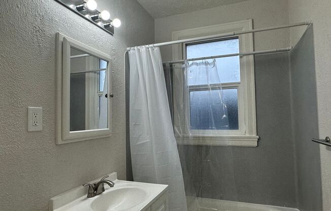 2 beds, 1 bath, 707 sqft, $1,275, Unit 311