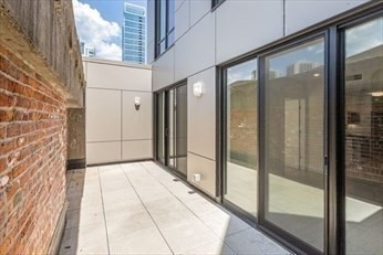 2 beds, 2 baths, 891 sqft, $4,200, Unit 7O8