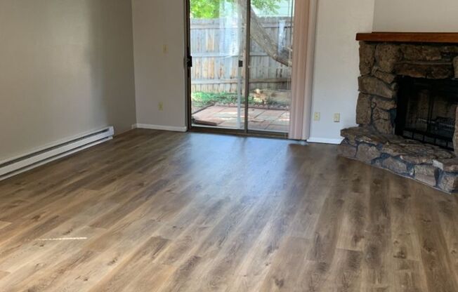 1925 Ross Ct Apt A