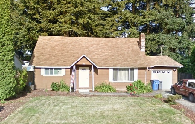 Charming Pet Friendly 4 Bedroom Home w/ Spacious Yard in Cascade Park!