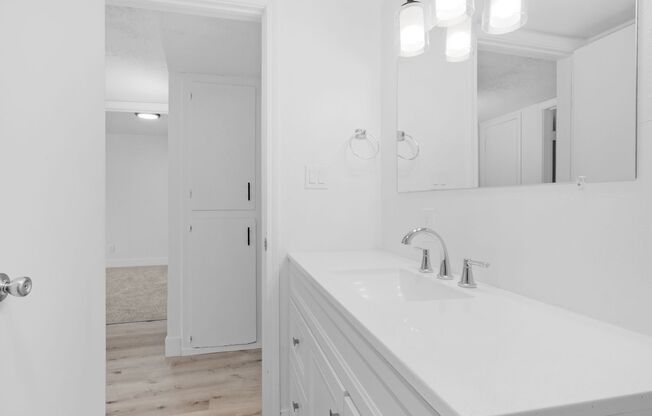 2 beds, 1 bath, 750 sqft, $1,695, Unit 6