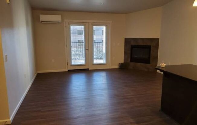 2 beds, 2 baths, 1,028 sqft, $1,900, Unit 20-250