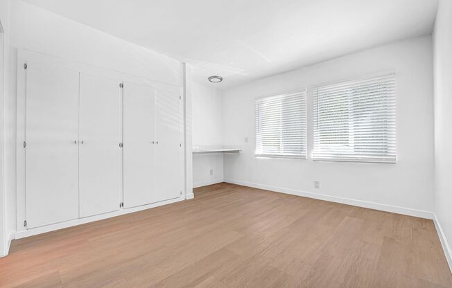 10900-10902 Santa Monica Blvd, prime Westwood!