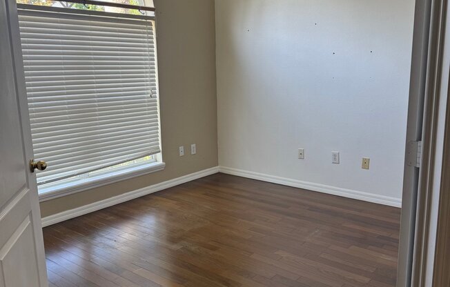273 CLYDESDALE CIR
