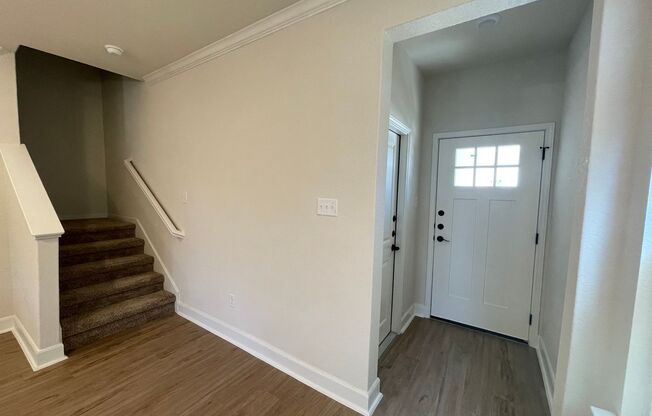 3 beds, 2.5 baths, $1,425, Unit 10214 Lynwood Village Unit 101