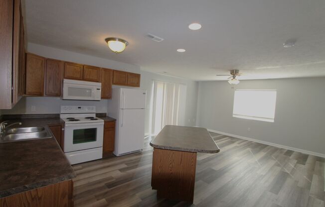 2 beds, 1 bath, 1,100 sqft, $1,150, Unit 6713-1