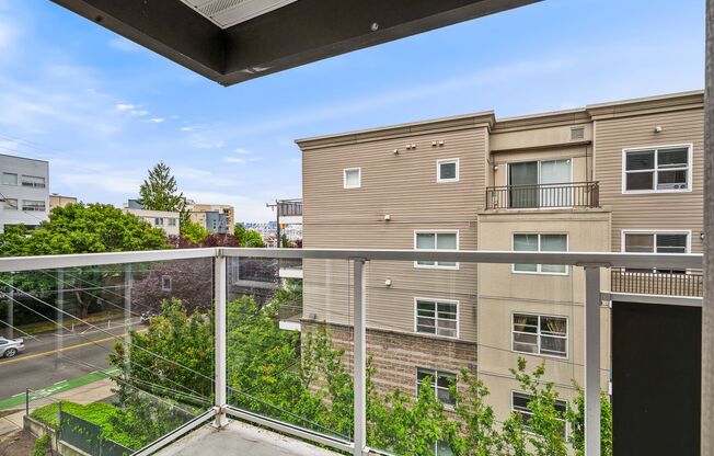 1 bed, 1 bath, 680 sqft, $1,975, Unit 310