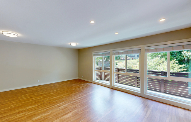 1441 CASA BUENA DR