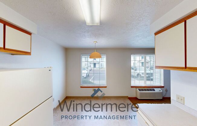 2 beds, 1 bath, 828 sqft, $1,095, Unit 71