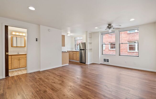 Studio, 1 bath, 400 sqft, $1,195, Unit B07