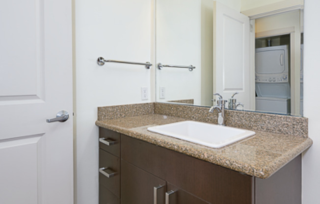 Studio, 1 bath, 461 sqft, $1,550, Unit 307
