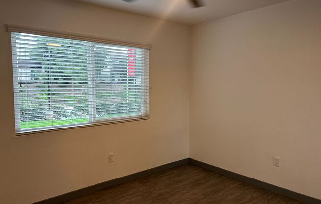 2 beds, 1 bath, 950 sqft, $2,970, Unit C061