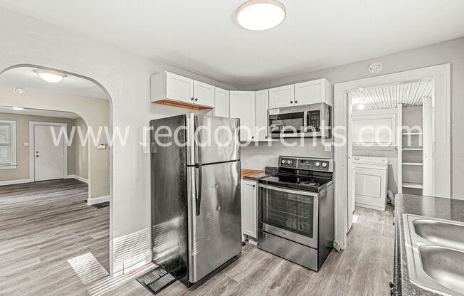 2 beds, 1 bath, $1,095