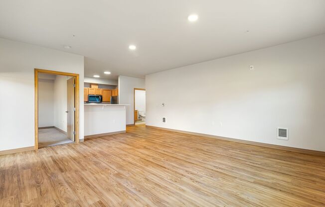 2 beds, 2 baths, 998 sqft, $2,100, Unit A102