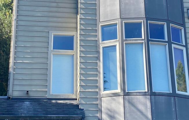 2644A 23rd Ave W
