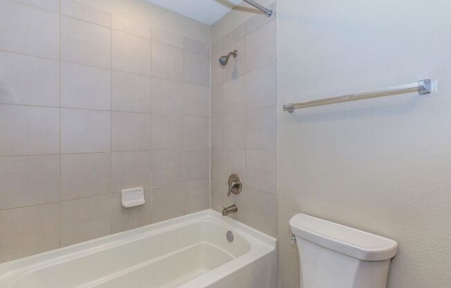 2 beds, 2 baths, 1,039 sqft, $1,616, Unit 1124