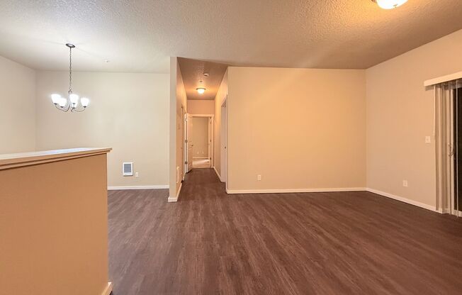 2 beds, 2 baths, 1,090 sqft, $1,600, Unit 523-06