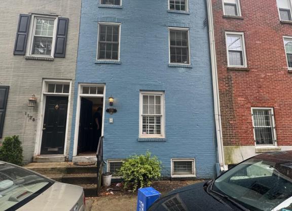 1130 RODMAN ST