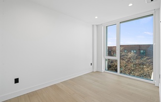 33 25 BLVD 2 E