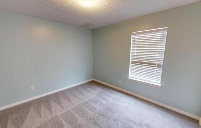 3 beds, 2 baths, 2,043 sqft, $1,700