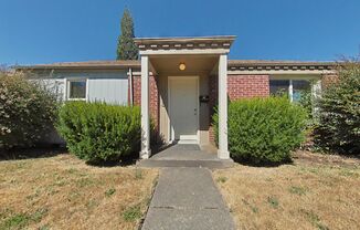 FALL SPECIAL ~ $920 OFF FIRST MONTH RENT