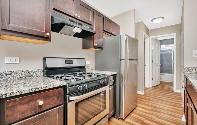 1 bed, 1 bath, 700 sqft, $1,350, Unit 21-2E Parkside