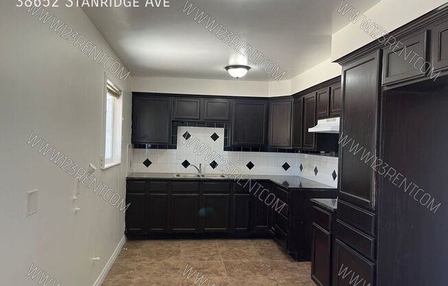 38652 STANRIDGE AVE