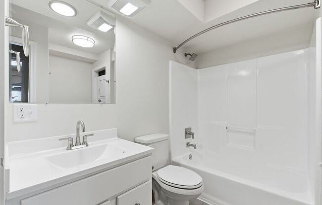 2 beds, 1 bath, 1,044 sqft, $1,675, Unit 507-10
