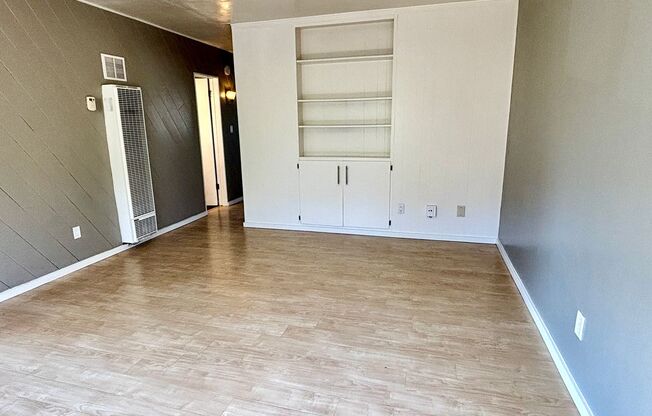 2 beds, 1 bath, $2,595, Unit Unit 5