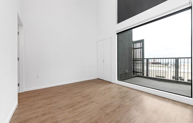 1 bed, 1 bath, 733 sqft, $3,900, Unit 616