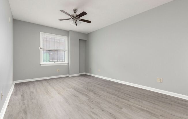 2 beds, 2 baths, $995, Unit 6