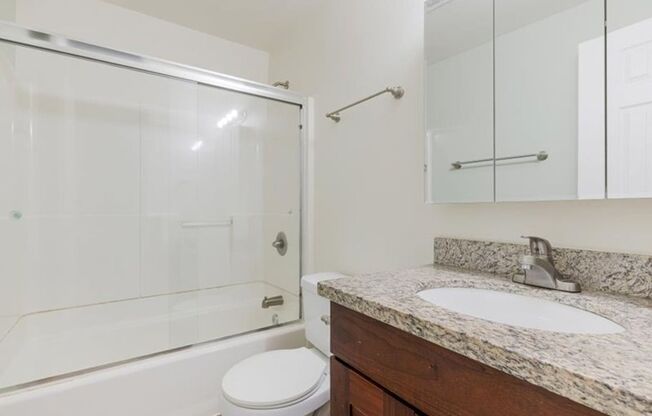 2 beds, 1 bath, 850 sqft, $1,500, Unit 28