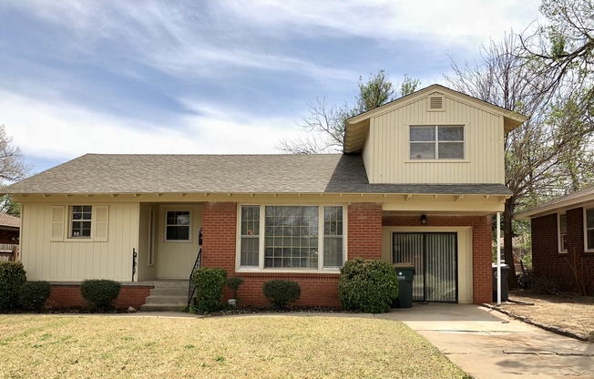 Super Cute Home in The Village