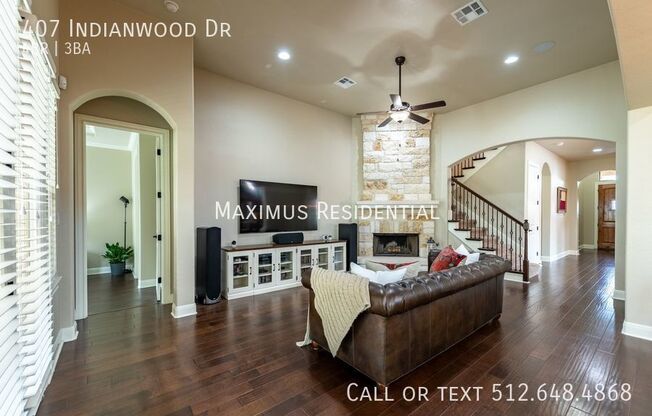 407 INDIANWOOD DR