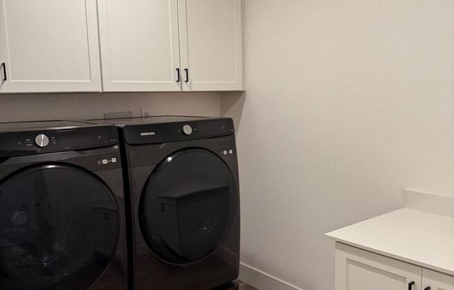 3 beds, 2.5 baths, $2,745, Unit UNIT 23102