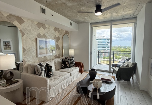 3111 MIDTOWN BLVD