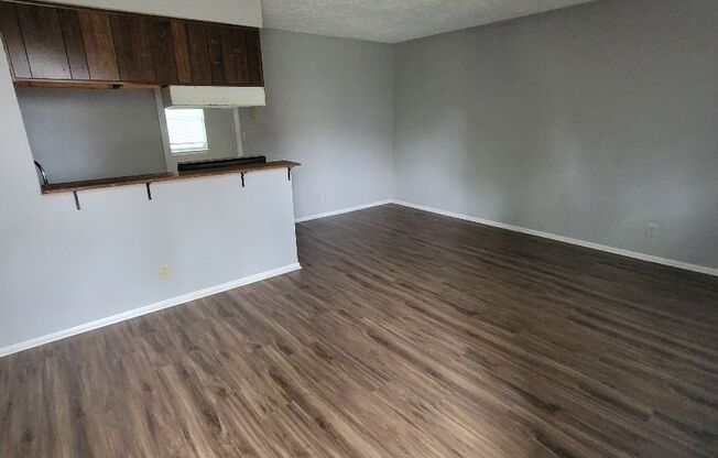 1 bed, 1 bath, 500 sqft, $900, Unit 5