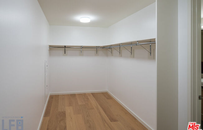 2 beds, 2.5 baths, 1,720 sqft, $7,000, Unit 2806