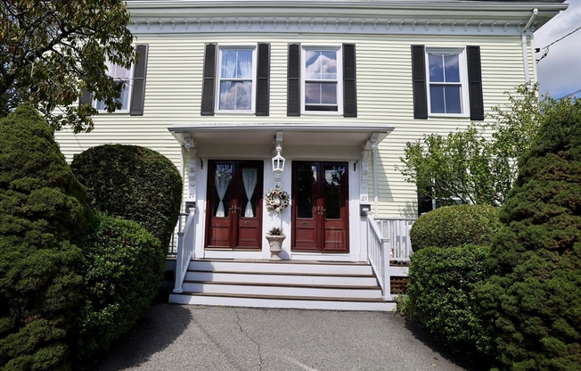 27 RUSSELL ST