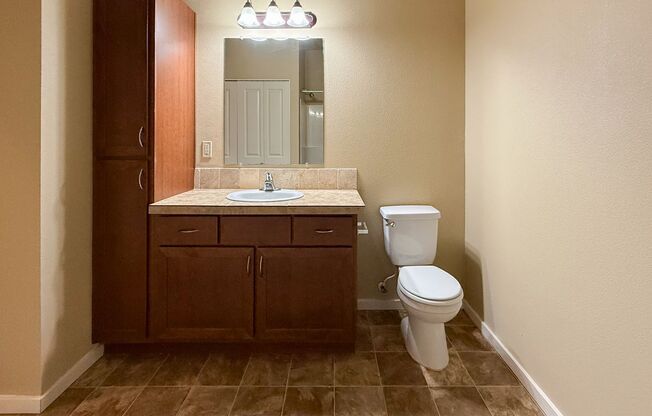 2 beds, 2 baths, 1,090 sqft, $1,600, Unit 523-06