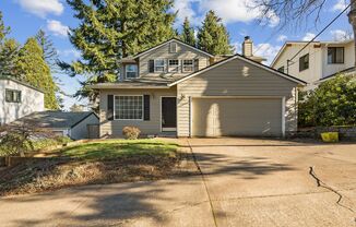 Spacious 4BD/3BTH Home Near Multnomah Village