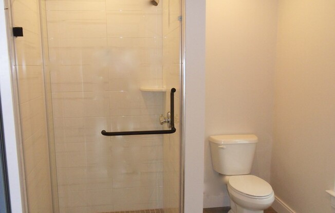 2 beds, 2 baths, 1,000 sqft, $3,300, Unit 4